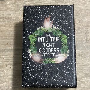 Intuitive Night Goddess Tarot : Deck and Guidebook by Linzi Silverman (2021)